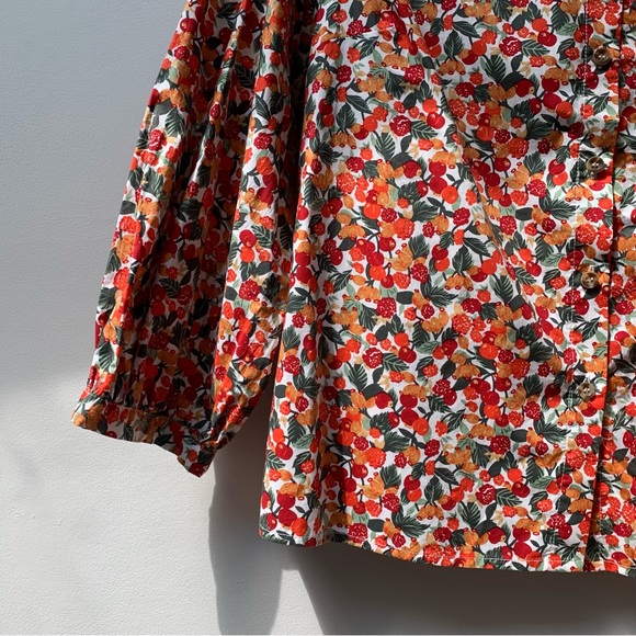 Joanie berry / fruit print blouse size uk 12 - Picture 2 of 8